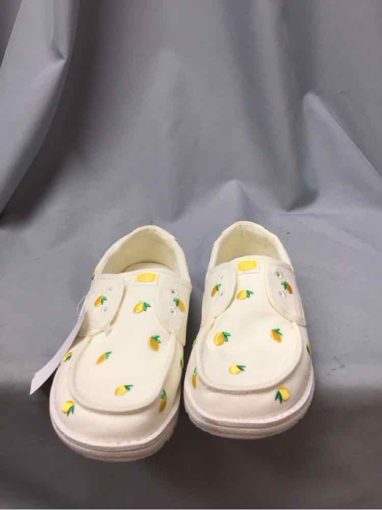 HEY DUDE SIZE 10 Ladies SHOES