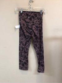 LULULEMON SIZE 4 Ladies EXERCISE
