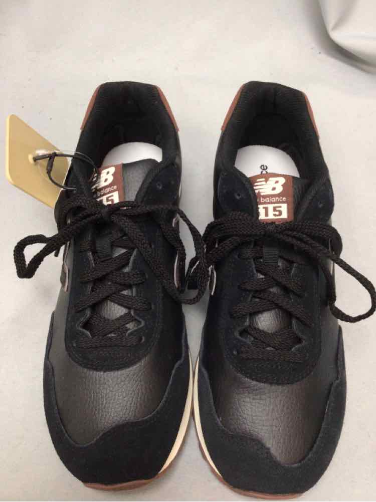 SIZE 9 1/2 NEW BALANCE Men's SHOES