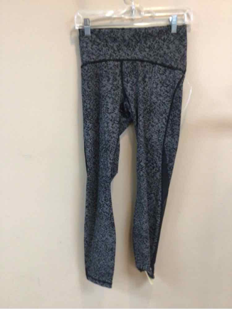LULULEMON SIZE 6 Ladies EXERCISE