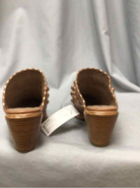 DONALD PLINER SIZE 9 Ladies SHOES
