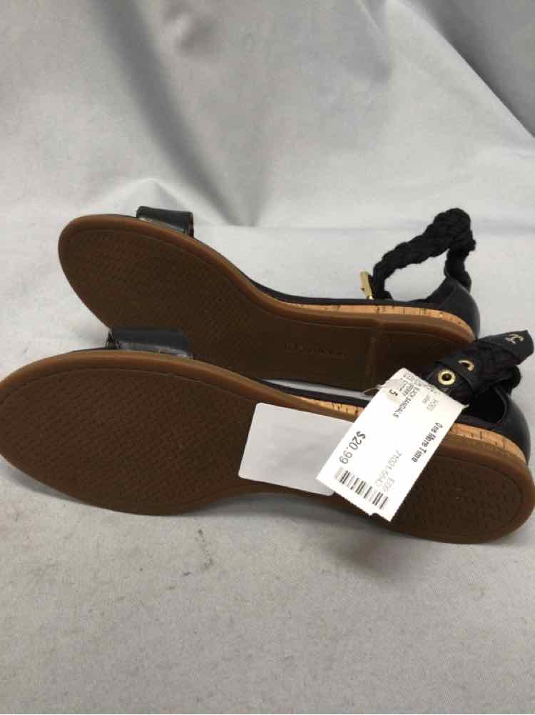 SPERRY SIZE 5 Ladies SHOES