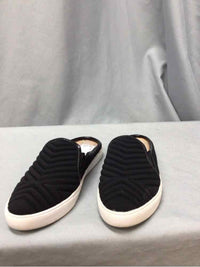DONALD PLINER SIZE 7 1/2 Ladies SHOES