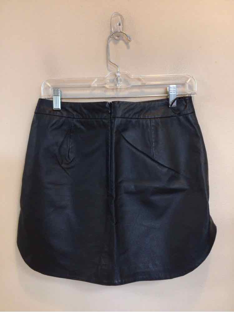 BB DAKOTA SIZE 0 Ladies SKIRT
