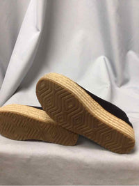 TOMS SIZE 6 1/2 Ladies SHOES