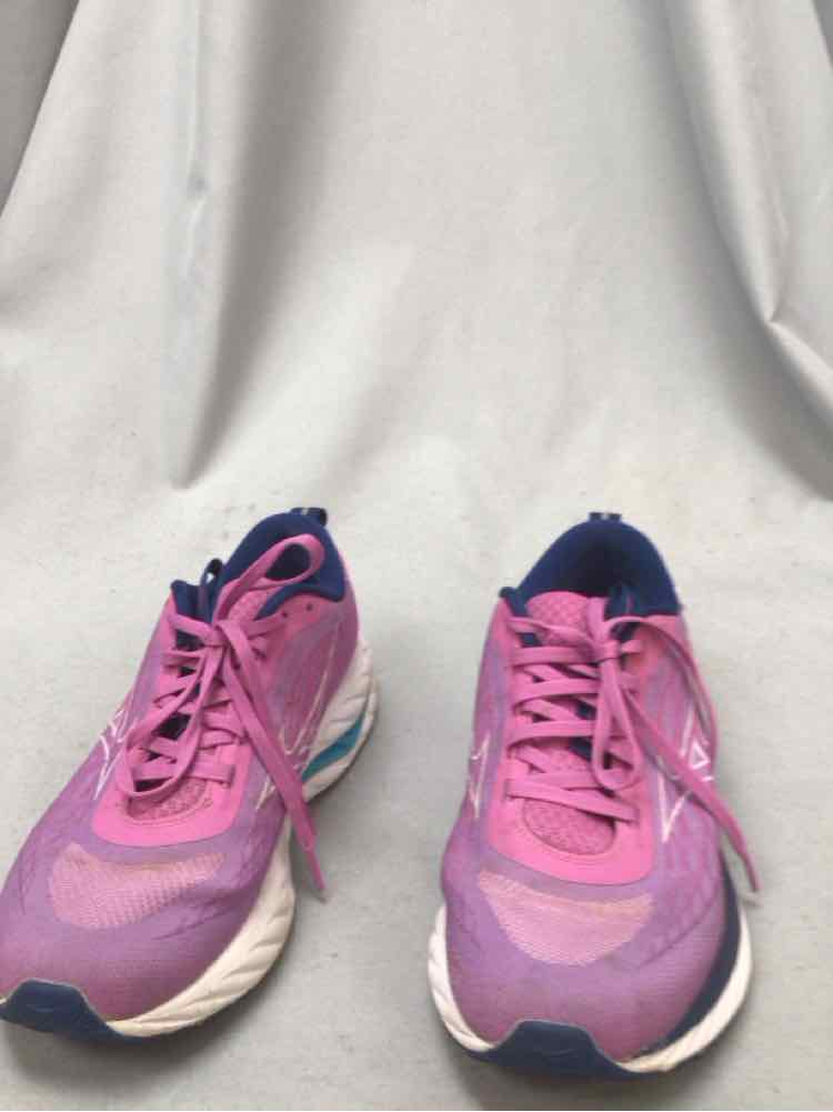 MIZUNO SIZE 9 Ladies SHOES