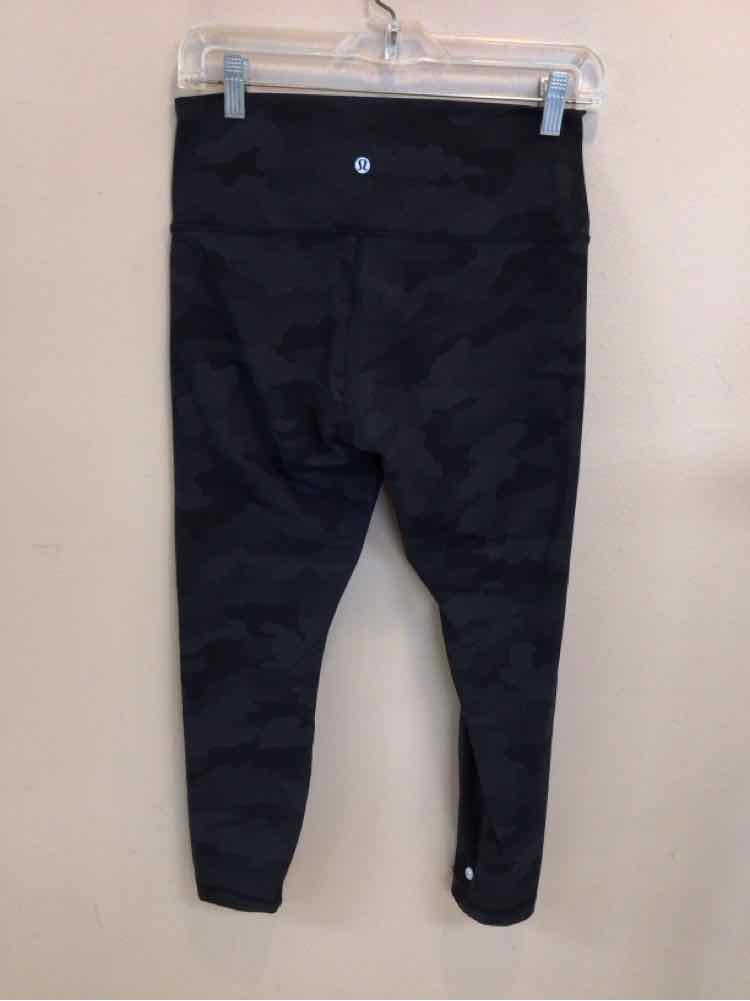 LULULEMON SIZE 10 Ladies EXERCISE