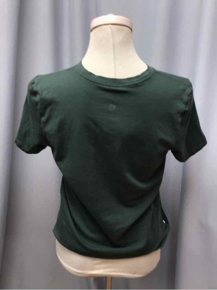 LULULEMON SIZE 4 Ladies EXERCISE