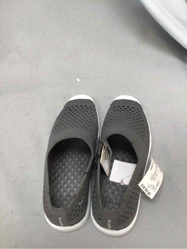 LAYER8 SIZE 7 Ladies SHOES