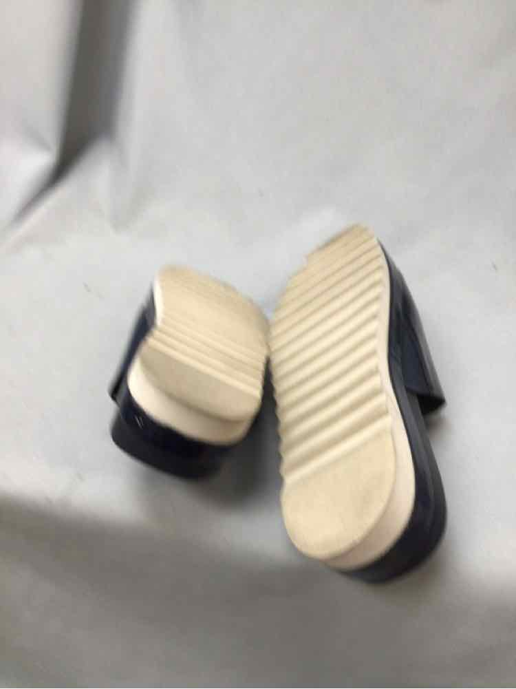 DONALD PLINER SIZE 7 1/2 Ladies SHOES