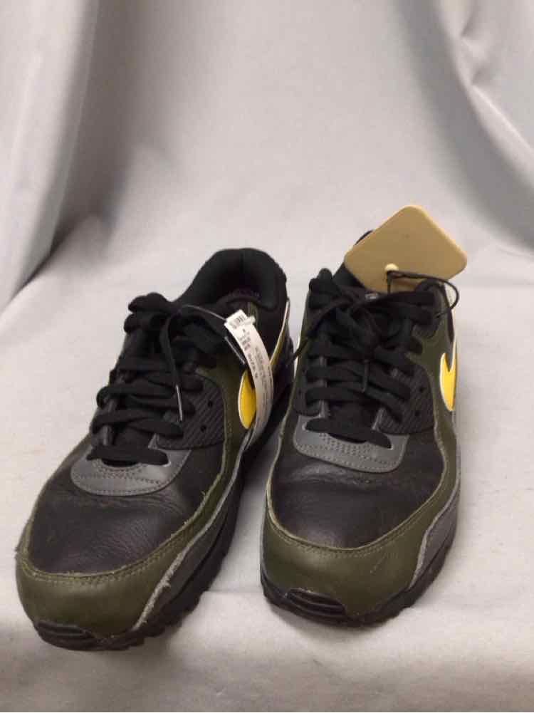 SIZE 9 NIKE Men's SHOES