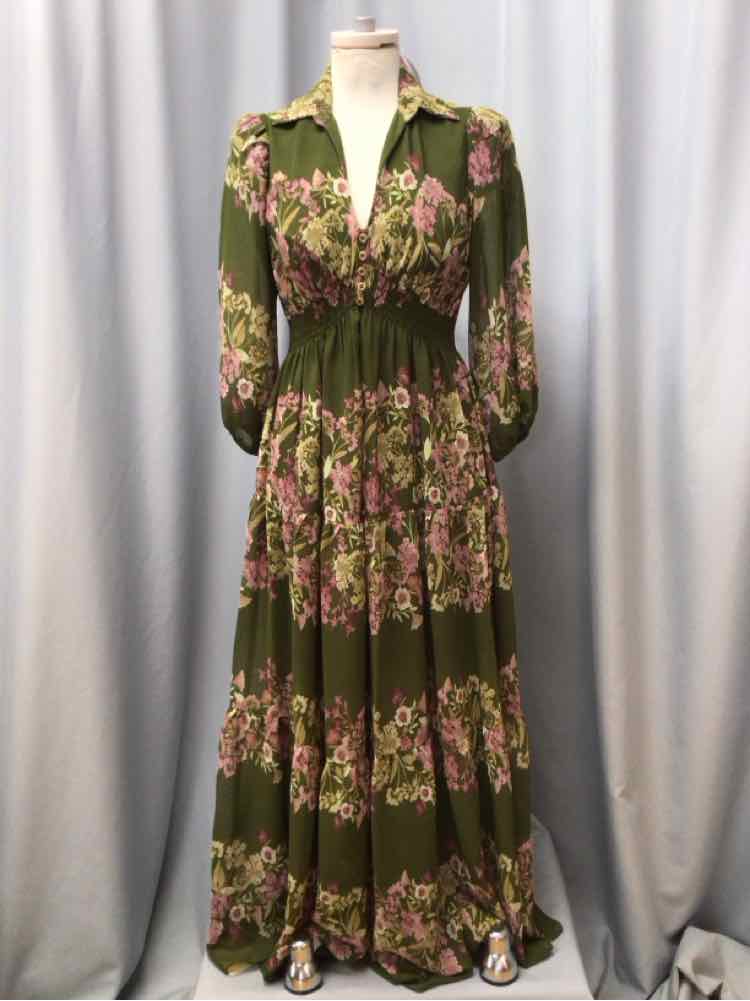 TAYLOR SIZE 4 Ladies DRESS