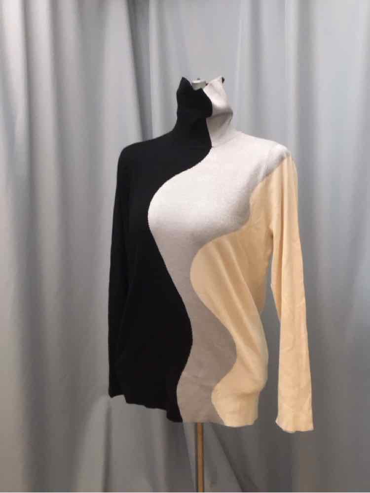 CHICOS SIZE LARGE Ladies TOP