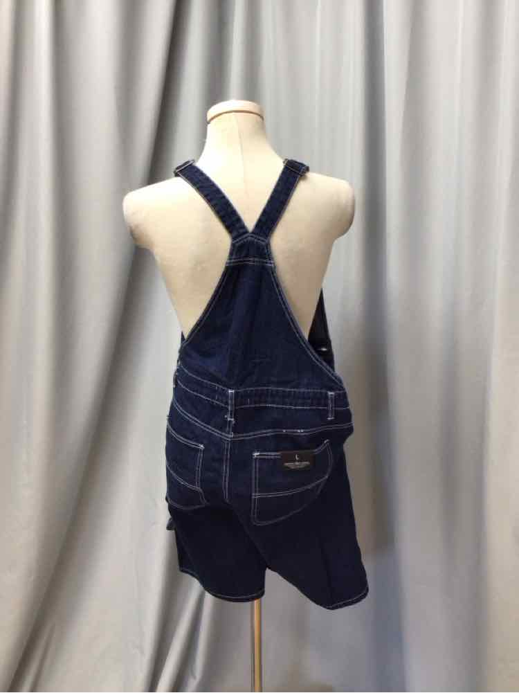 AKIRA SIZE LARGE Ladies DRESS