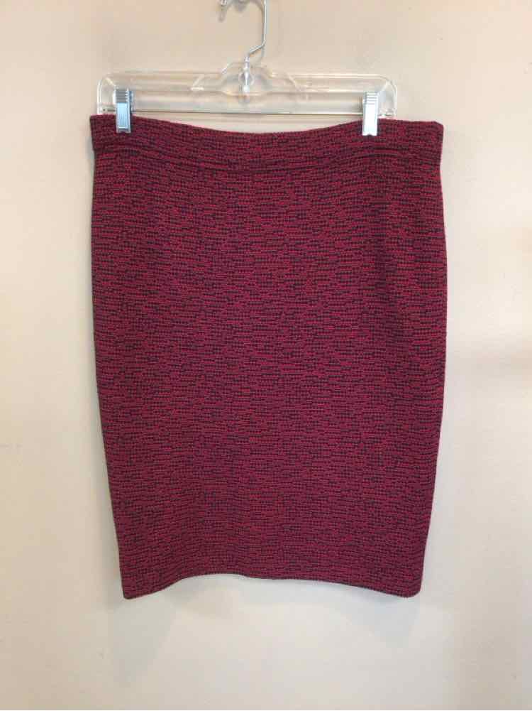 ST. JOHN SIZE 6 Ladies SKIRT