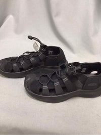 KEEN SIZE 6 1/2 Ladies SHOES