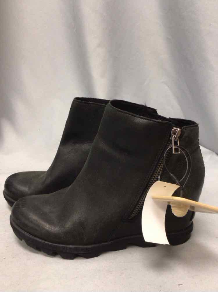 SOREL SIZE 9 1/2 Ladies SHOES