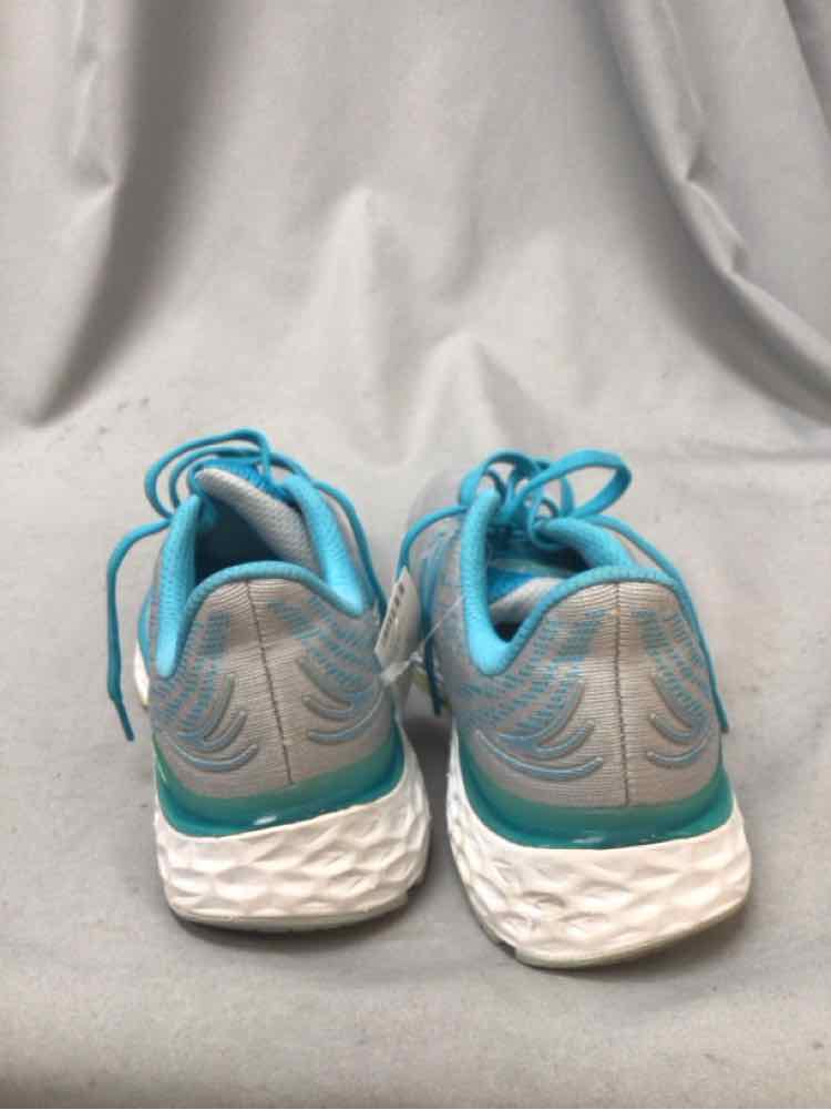 NEW BALANCE SIZE 8 Ladies SHOES