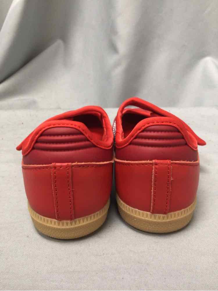 ADIDAS SIZE 5 Ladies SHOES