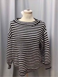VERNACULAR SIZE MED/LRG Ladies TOP