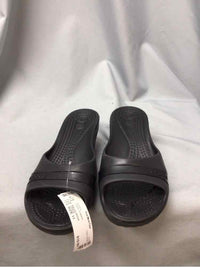 CROCS SIZE 11 Ladies SHOES