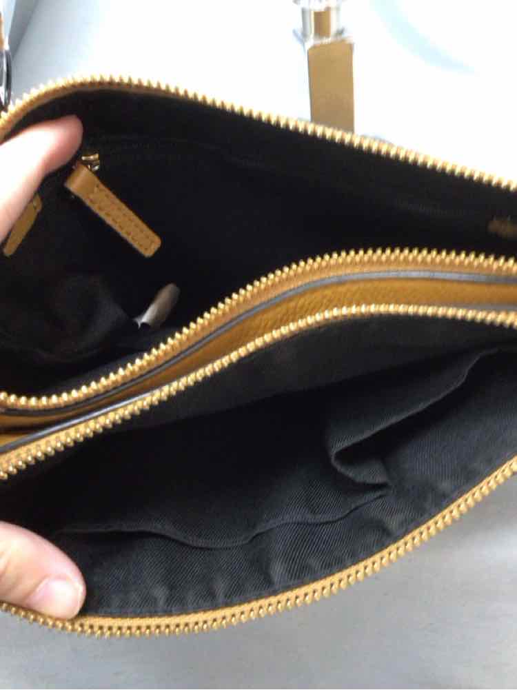 VINCE CAMUTO Ladies BAG