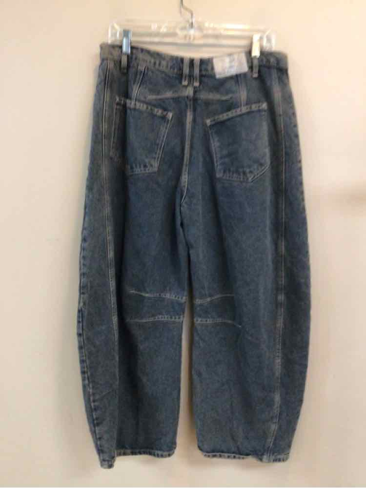 WE THE FREE SIZE 30 Ladies JEANS