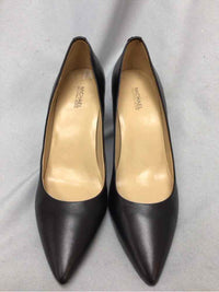 MICHAEL KORS SIZE 9 Ladies SHOES