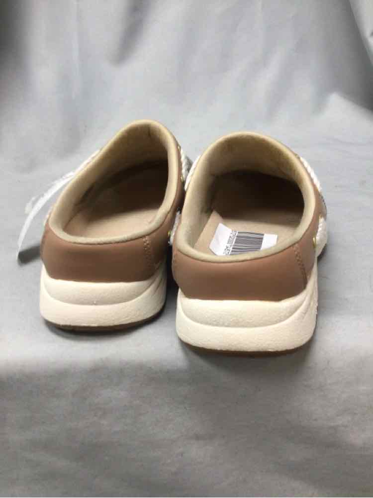 EASY SPIRIT SIZE 8 Ladies SHOES