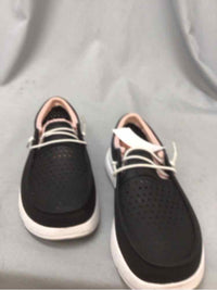 REEF SIZE 7 Ladies SHOES