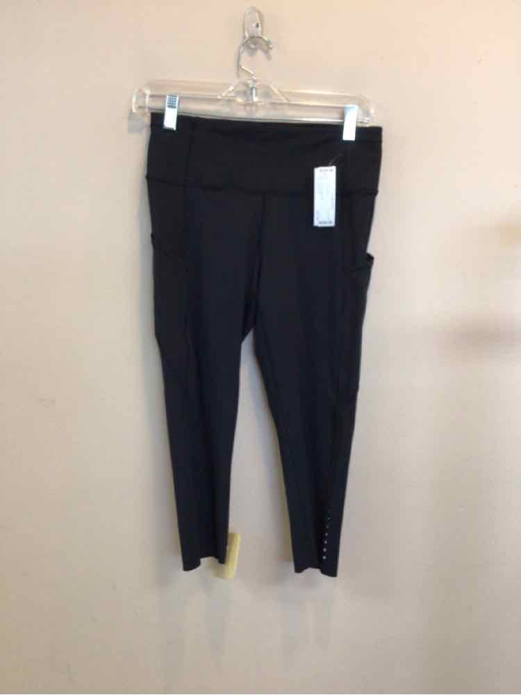 LULULEMON SIZE 8 Ladies EXERCISE