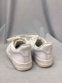 NIKE SIZE 6 Ladies SHOES