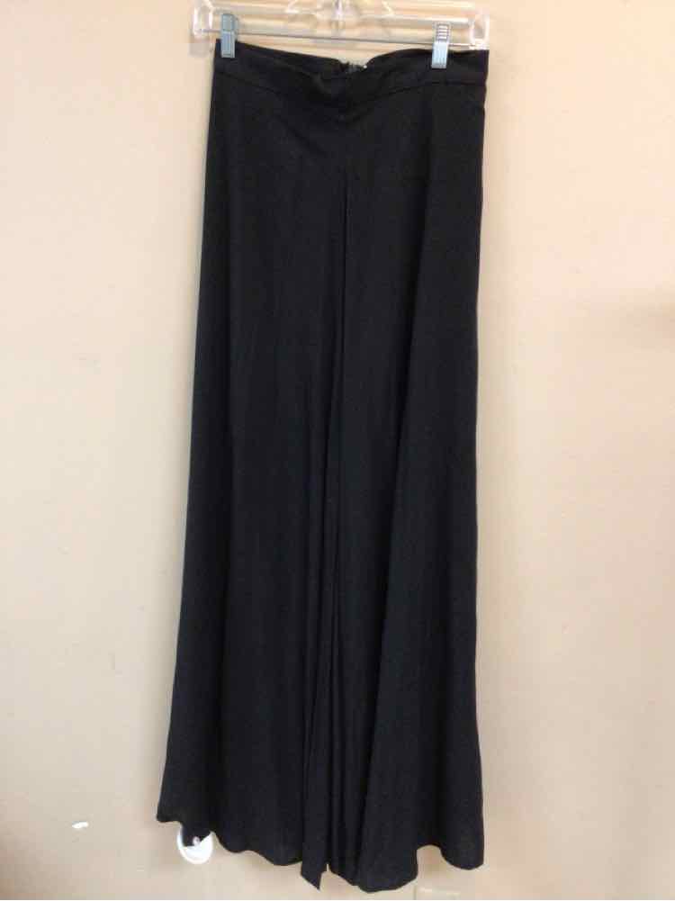 AMERICAN APPAREL SIZE MEDIUM Ladies SKIRT