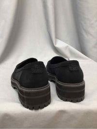 TOMS SIZE 7 1/2 Ladies SHOES