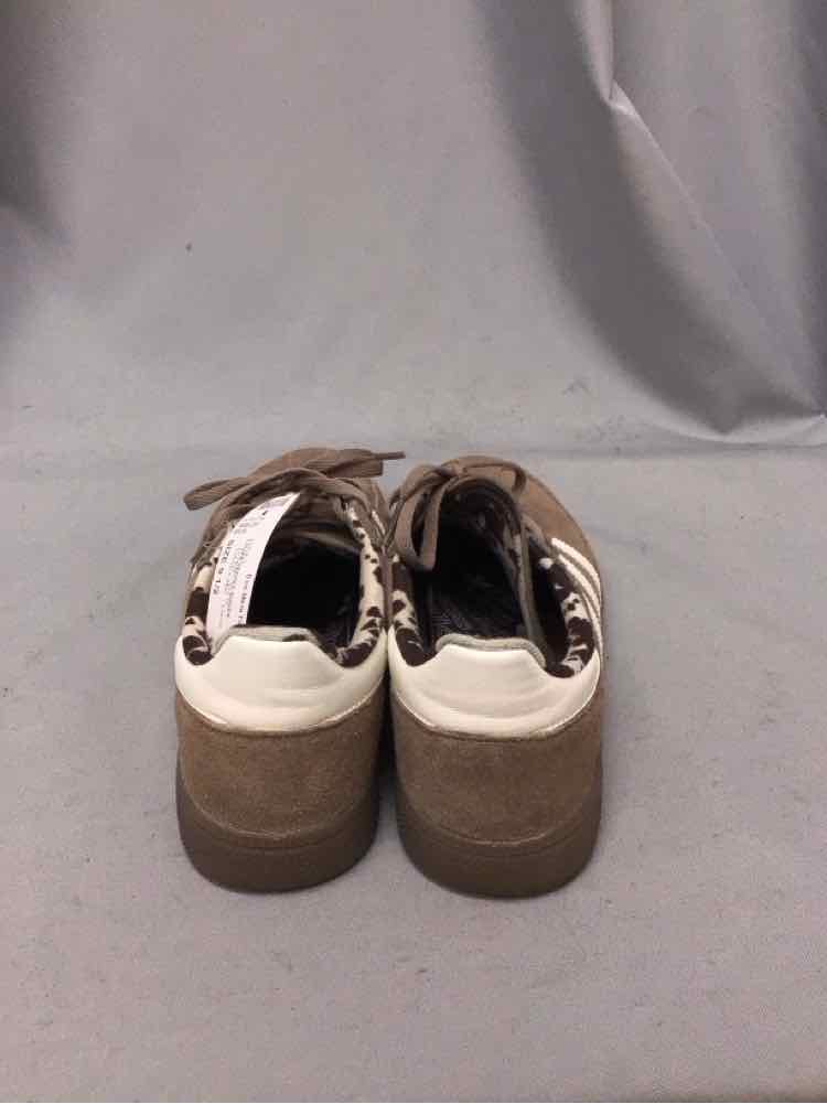 ADIDAS SIZE 9 1/2 Ladies SHOES
