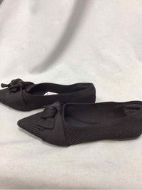 TAHARI SIZE 6 Ladies SHOES