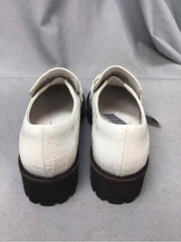 INTENTIONALLY SIZE 5 Ladies SHOES