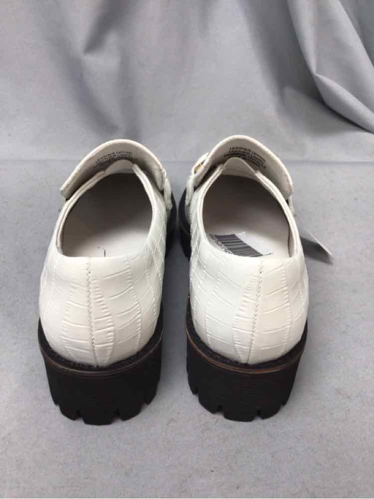 INTENTIONALLY SIZE 5 Ladies SHOES