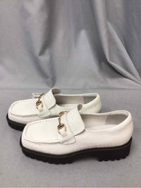 INTENTIONALLY SIZE 5 Ladies SHOES