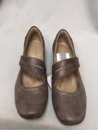 EASY SPIRIT SIZE 9 Ladies SHOES