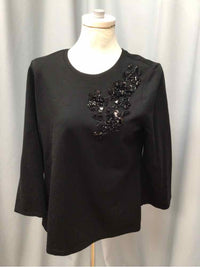 CHICOS SIZE MEDIUM Ladies TOP