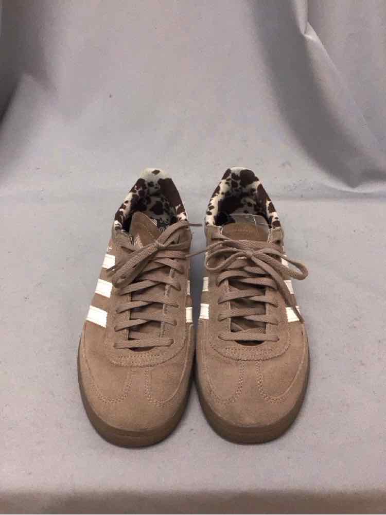 ADIDAS SIZE 9 1/2 Ladies SHOES