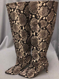BCBG SIZE 5 1/2 Ladies SHOES
