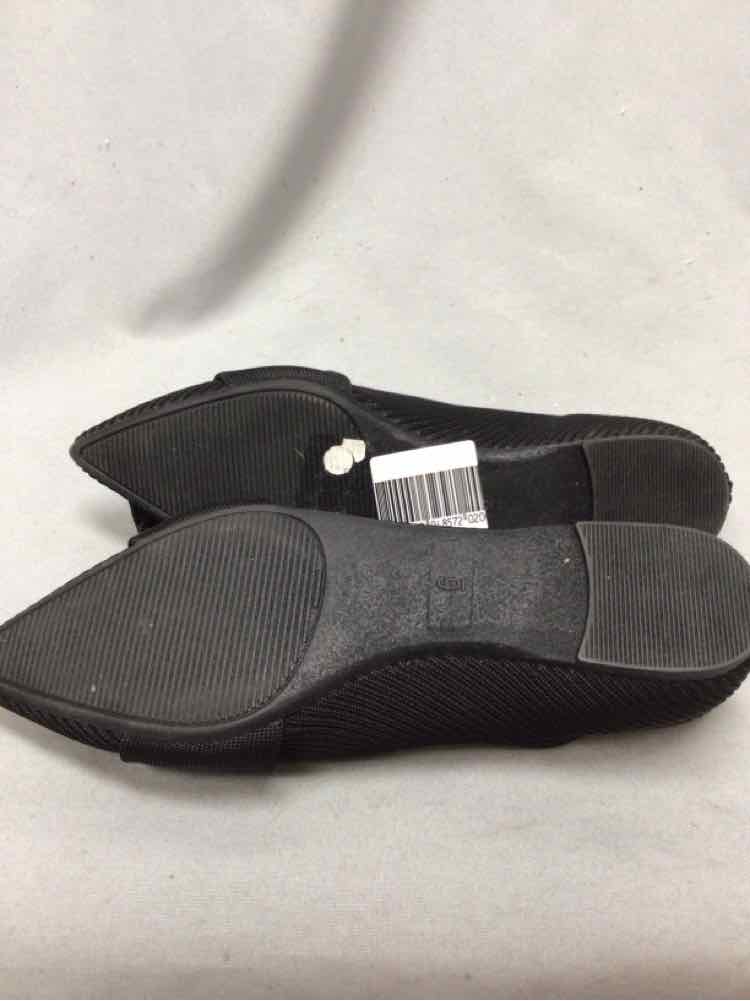 TAHARI SIZE 6 Ladies SHOES