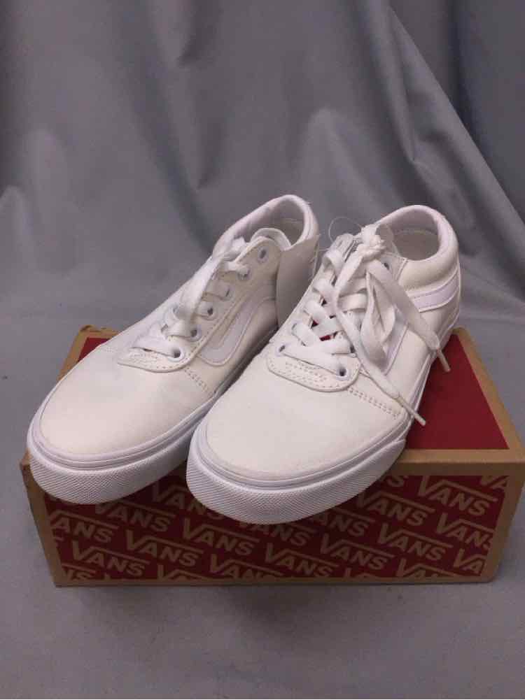 VANS SIZE 6 Ladies SHOES