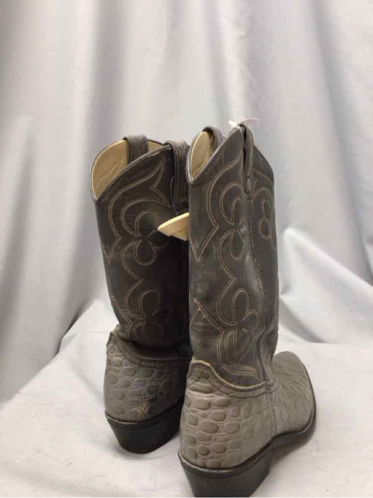 SIZE 8 1/2 Men's SHOES