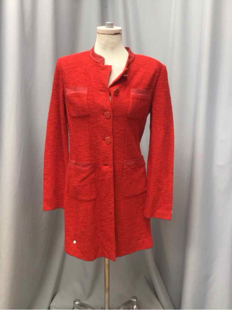 ST. JOHN SIZE 8 Ladies TOP