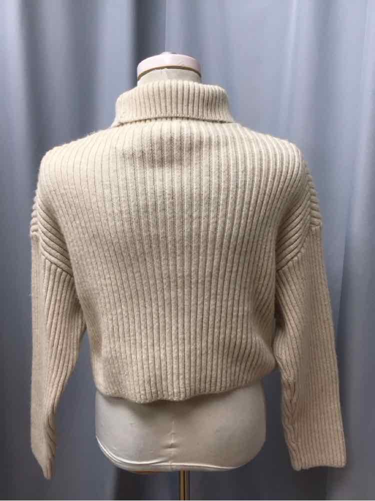 H & M SIZE MEDIUM Ladies TOP