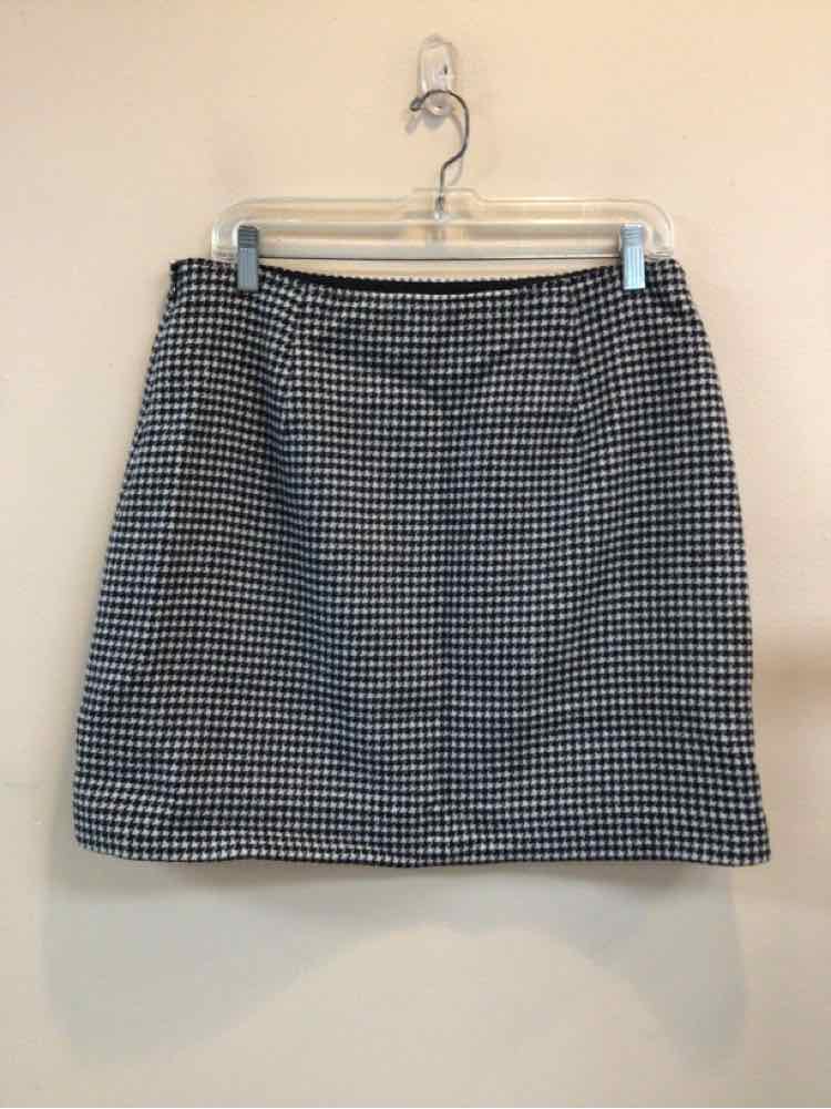 CLUB MONACO SIZE 10 Ladies SKIRT