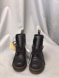 DOC MARTENS SIZE 6 Ladies SHOES